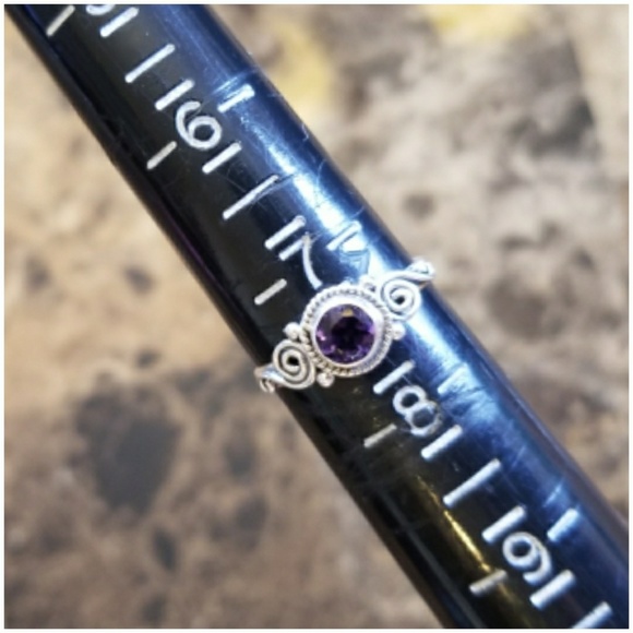 Genui 1ct Amethyst Solitaire Scroll Ring Size 7.25 - Picture 5 of 5